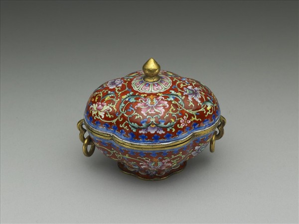 銅胎畫琺瑯海棠式盒