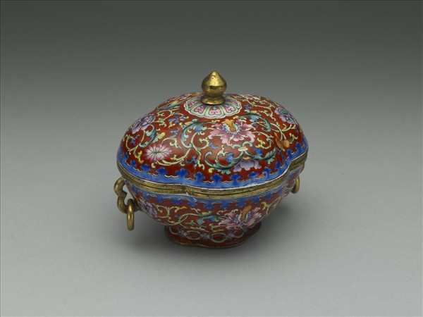 銅胎畫琺瑯海棠式盒