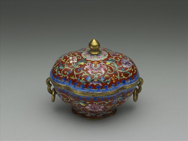 銅胎畫琺瑯海棠式盒