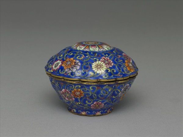 銅胎畫琺瑯菊瓣式盒