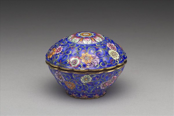 銅胎畫琺瑯菊瓣式盒