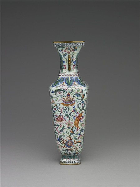 銅胎畫琺瑯西洋人物圖雲耳瓶