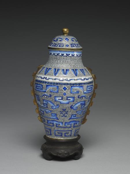 銅胎畫琺瑯出戟蓋罐