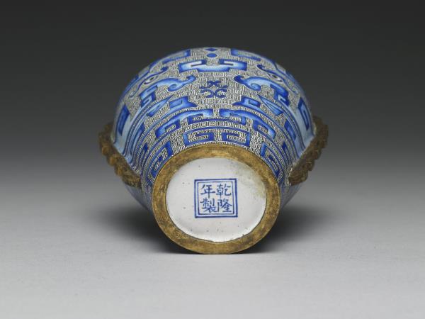 銅胎畫琺瑯出戟蓋罐