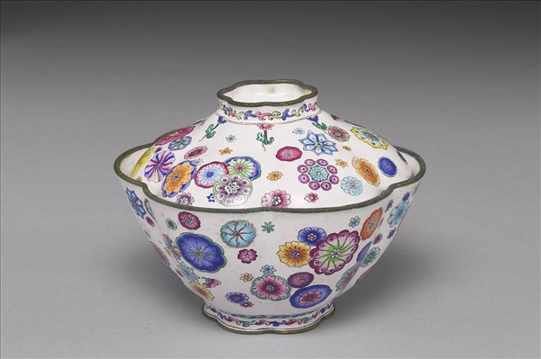 銅胎畫琺瑯花口蓋碗