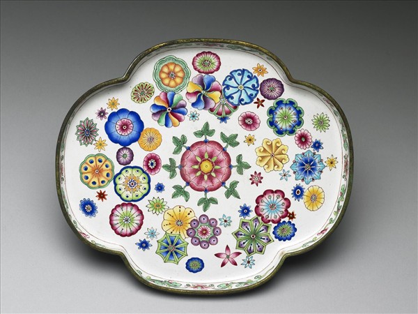 銅胎畫琺瑯海棠式盤