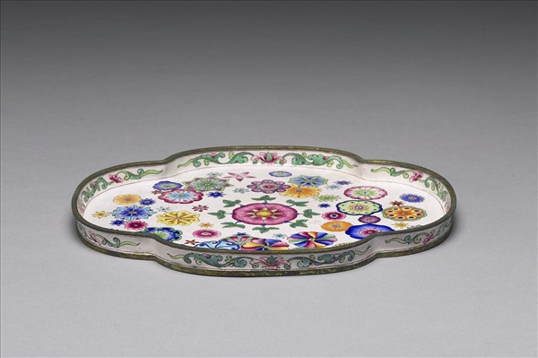 銅胎畫琺瑯海棠式盤