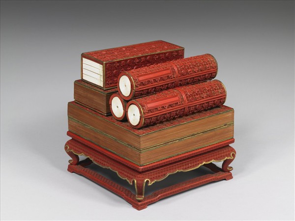 剔紅卷書式三層套盒