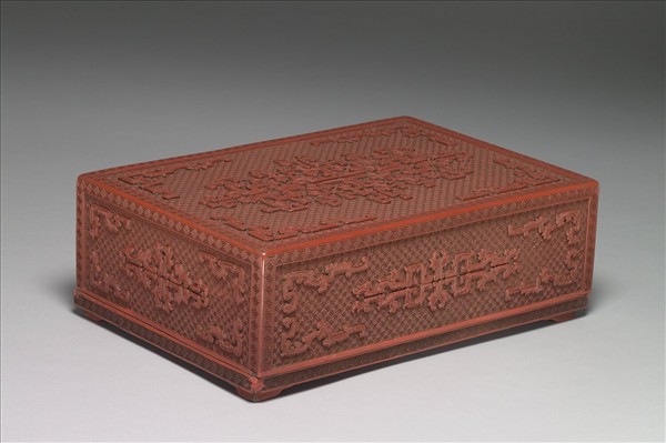 剔紅螭紋方盒