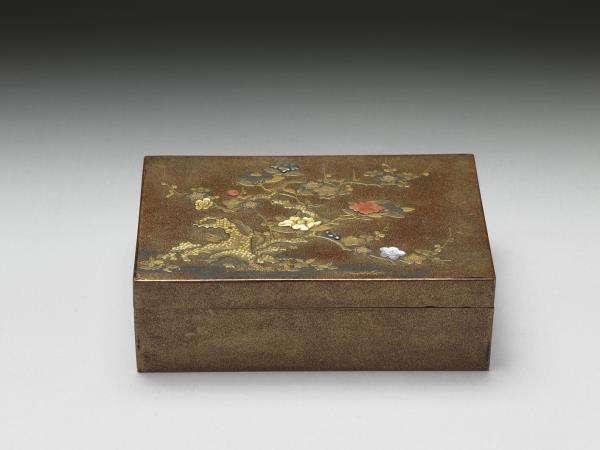椿梅蒔繪方形套盒