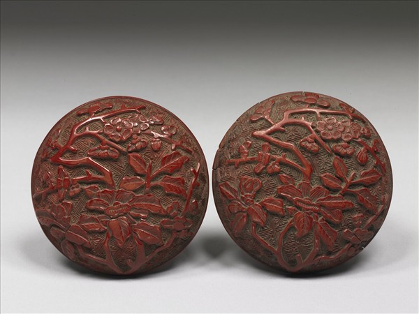 剔紅茶花梅花圓盒