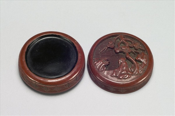 剔紅松下人物圓盒