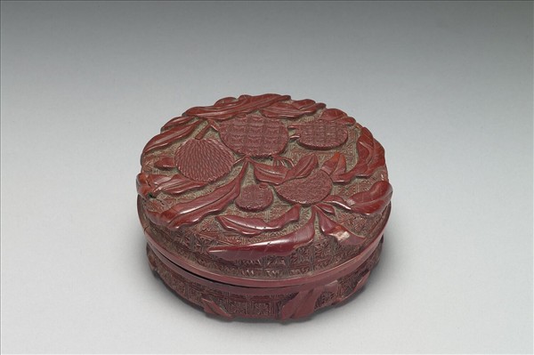 剔紅荔枝圓盒