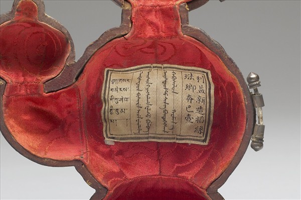 褐漆幾何紋皮套