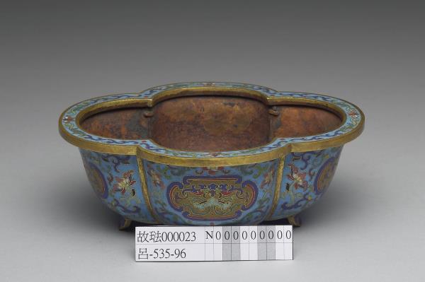 掐絲琺瑯水仙盆