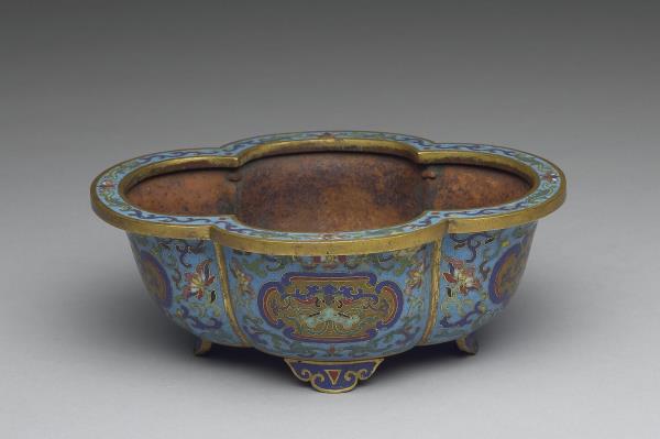 掐絲琺瑯水仙盆