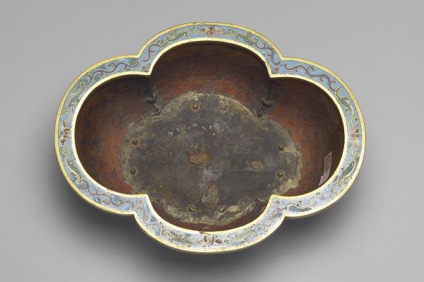 掐絲琺瑯水仙盆