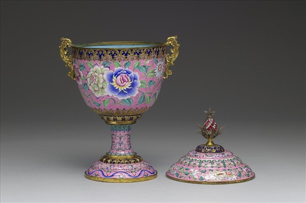 銅胎畫琺瑯花卉高足蓋杯