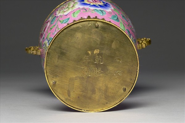 銅胎畫琺瑯花卉高足蓋杯