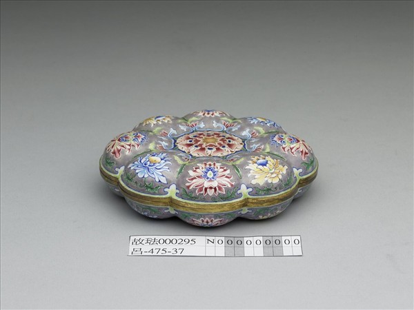 銅胎畫琺瑯海棠式盒