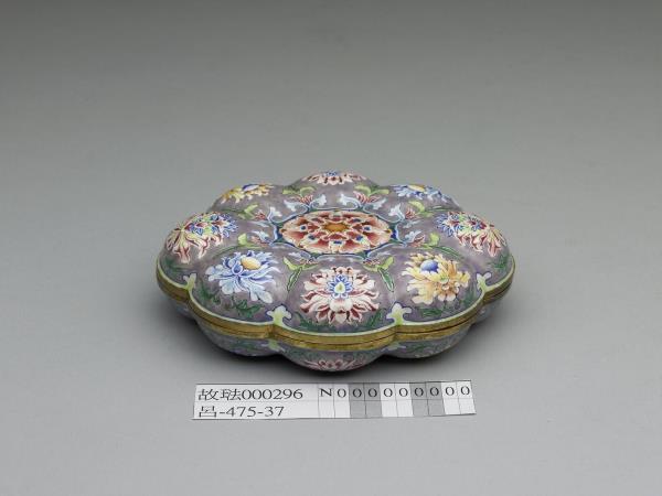 銅胎畫琺瑯海棠式盒