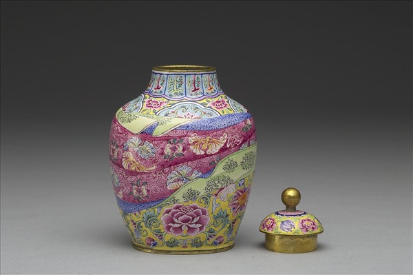 銅胎畫琺瑯包袱紋蓋罐