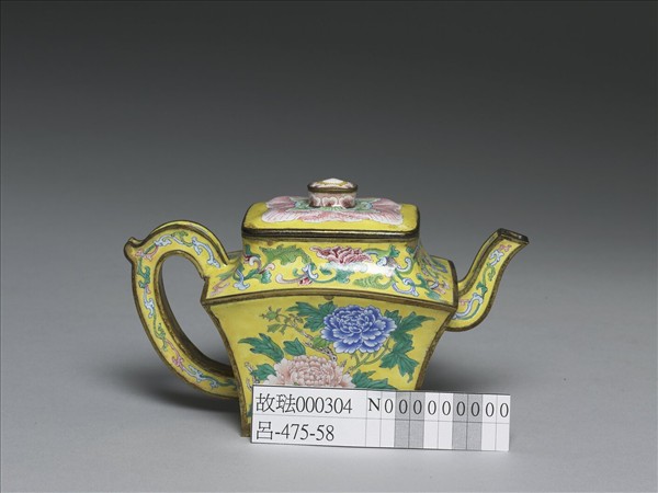 銅胎畫琺瑯牡丹紋方壺