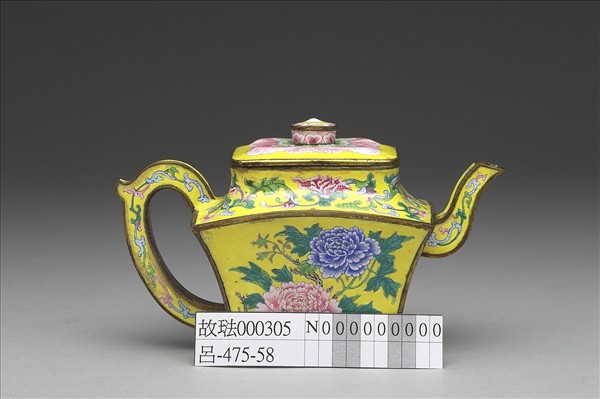 銅胎畫琺瑯牡丹紋方壺