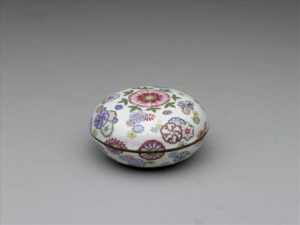 銅胎畫琺瑯皮球花紋盒
