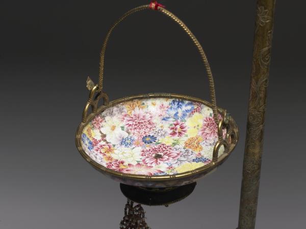 銅胎畫琺瑯桃干花藍龍掛香筒