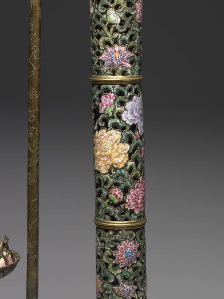 銅胎畫琺瑯桃干花藍龍掛香筒