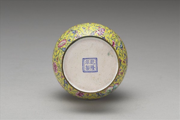 銅胎畫琺瑯瓶
