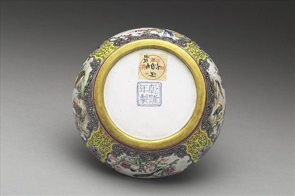 銅胎畫琺瑯花鳥圖蓋罐