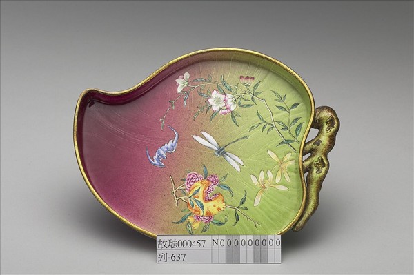 銅胎畫琺瑯桃式茶盤