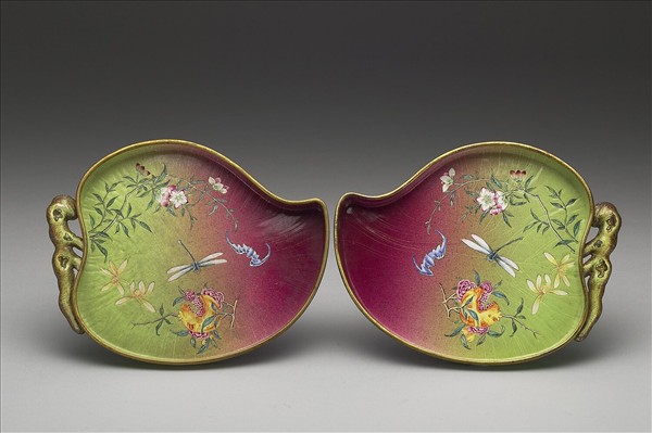 銅胎畫琺瑯桃式茶盤