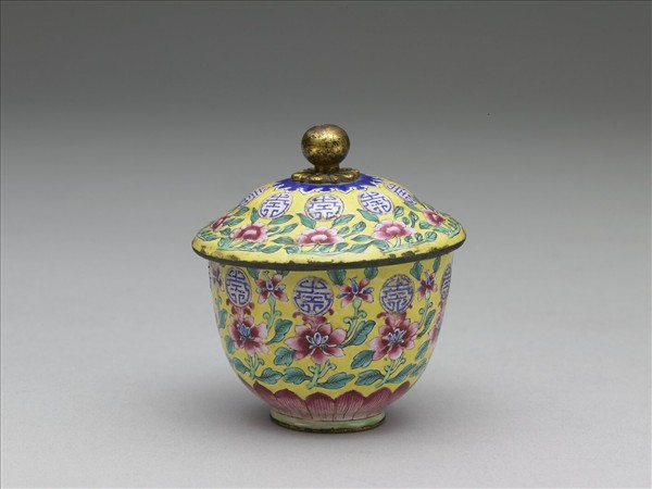 銅胎畫琺瑯花卉團壽紋蓋杯