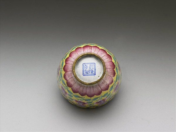 銅胎畫琺瑯花卉團壽紋蓋杯