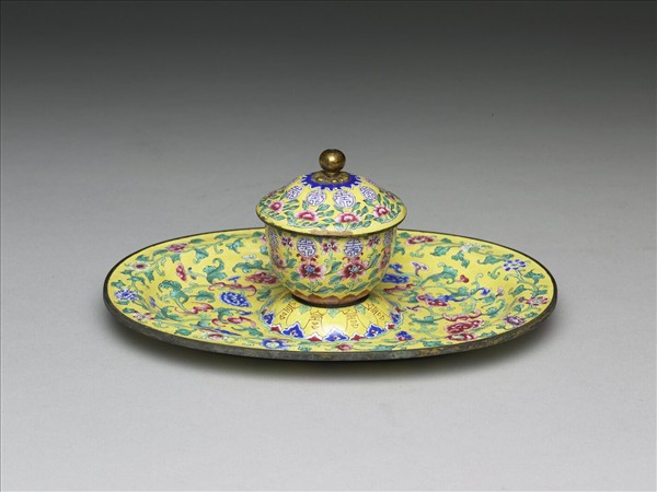 銅胎畫琺瑯花卉團壽紋蓋杯