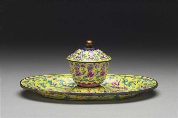 銅胎畫琺瑯花卉團壽紋蓋杯