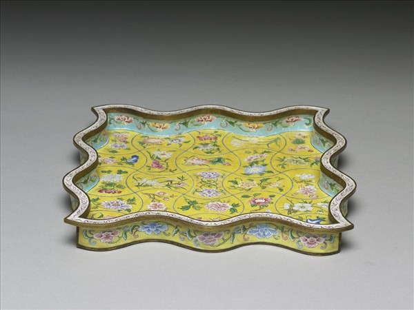 銅胎畫琺瑯黃地花卉波浪形方盤
