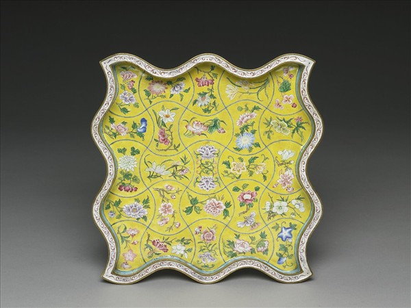 銅胎畫琺瑯黃地花卉波浪形方盤