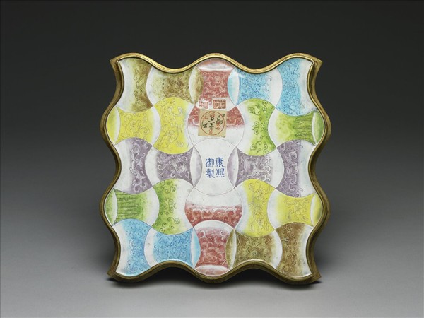 銅胎畫琺瑯黃地花卉波浪形方盤