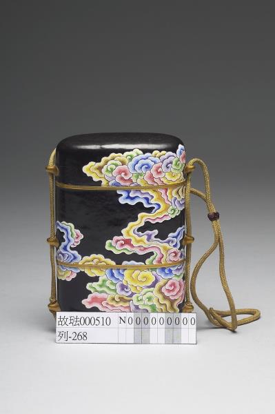 銅胎畫琺瑯黑地五彩雲紋穿帶盒