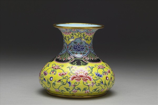 銅胎畫琺瑯石榴式瓶