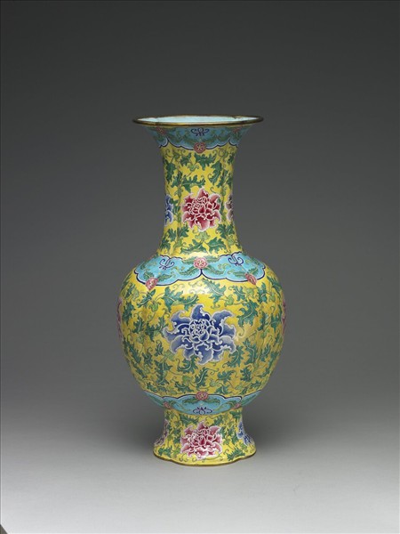 銅胎畫琺瑯海棠式瓶