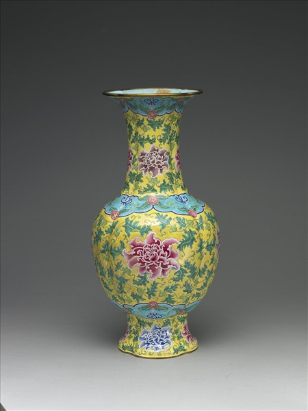 銅胎畫琺瑯海棠式瓶