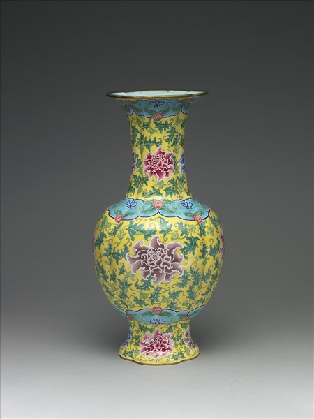 銅胎畫琺瑯海棠式瓶