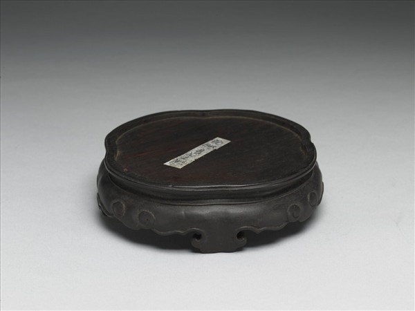 紫檀海棠形木座