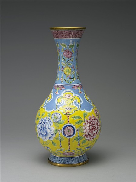 銅胎畫琺瑯黃地牡丹觀音瓶