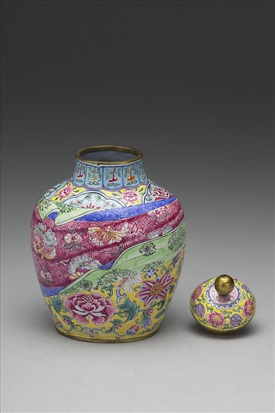 銅胎畫琺瑯包袱紋蓋罐